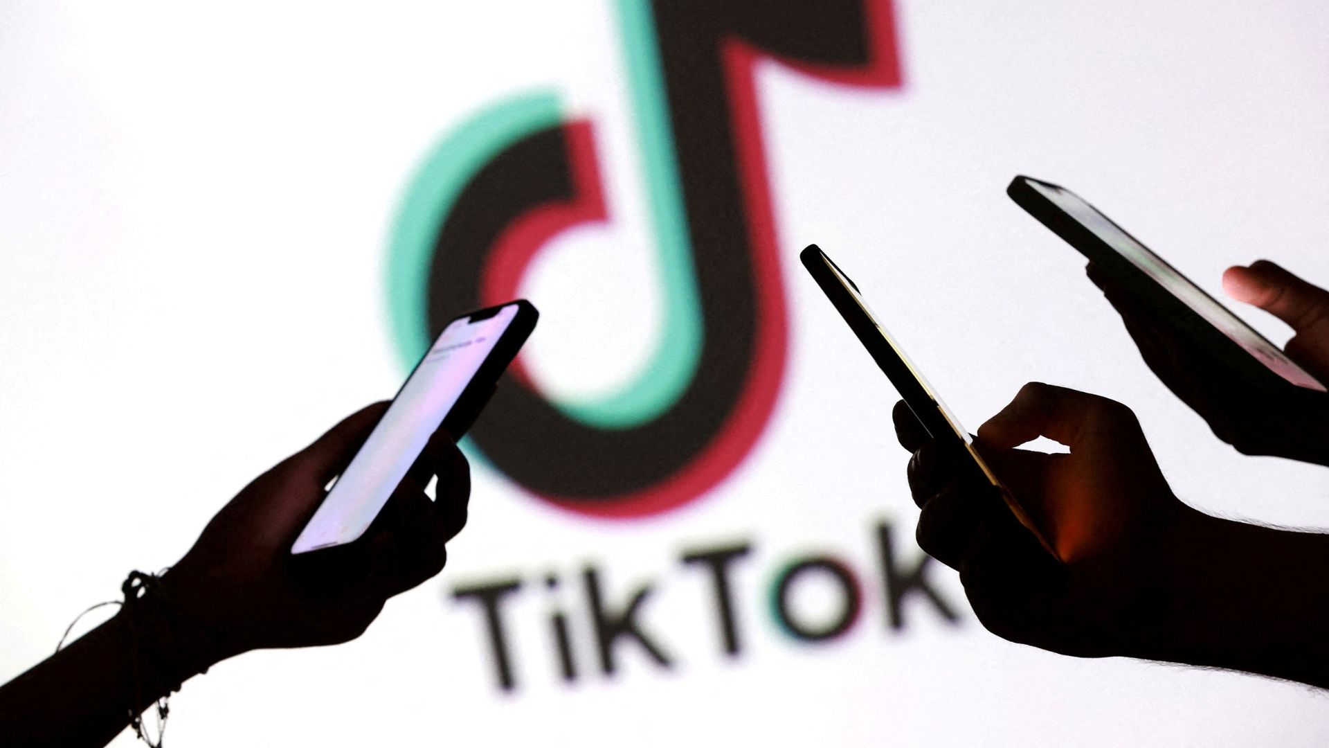 European pre-teens may soon find it harder to get on TikTok. /Dado Ruvic/Reuters

