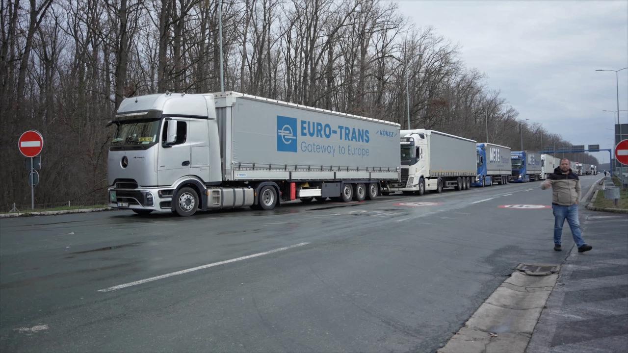 Balkan truckers block EU borders over entry-exit rules