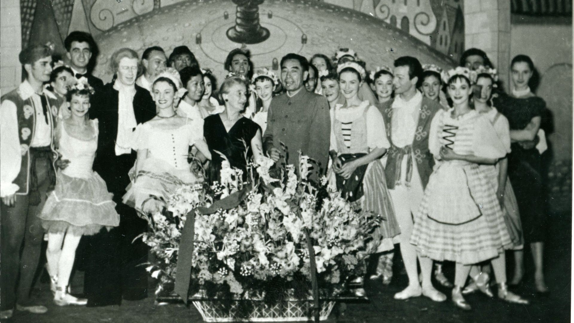 Premier Zhou Enlai attends a Ballet Rambert performance in 1957. /Rambert Archive