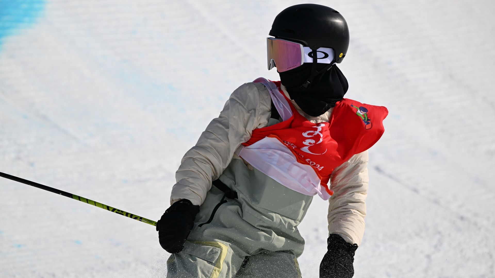 Zhang Kexin winning the women's halfpipe final of the freestyle skiing open group at the 14th National Winter Games in Zhalantun, Hulunbuir City, Inner Mongolia in 2024. /Liu Wenhua/China News Service

