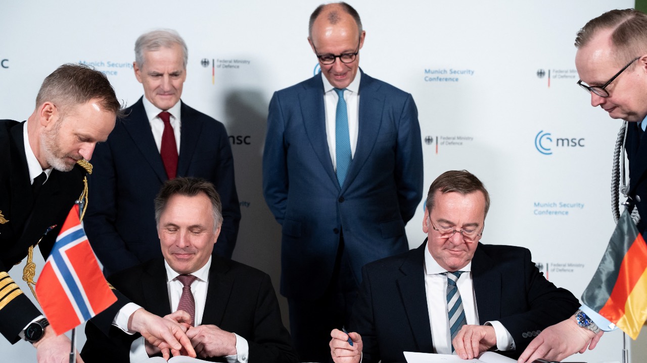 German Chancellor Friedrich Merz, Germany's Defense Minister Boris Pistorius, Norway's Prime Minister Jonas Gahr Store and Norway's Defense Minister Tore O. Sandvik at a signing ceremony in Munich. /Michael Bihlmayer/Reuters