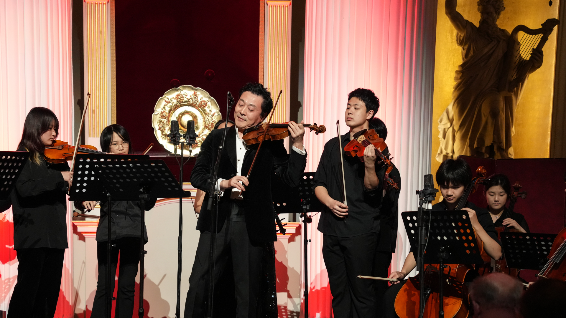 Young musicians bridge China–UK ties at Chinese New Year concert