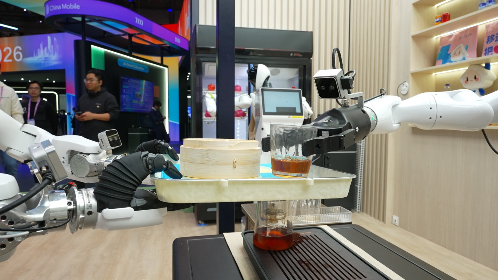 China Mobile's robot restaurant gave a glimpse at the future of autonomous eateries. /CGTN