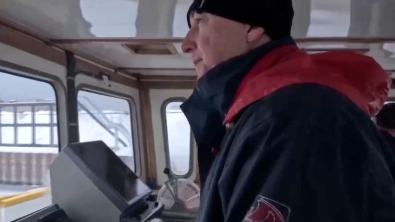 Icebreaker One captain Peter Vaskovics at the wheel. /CGTN 