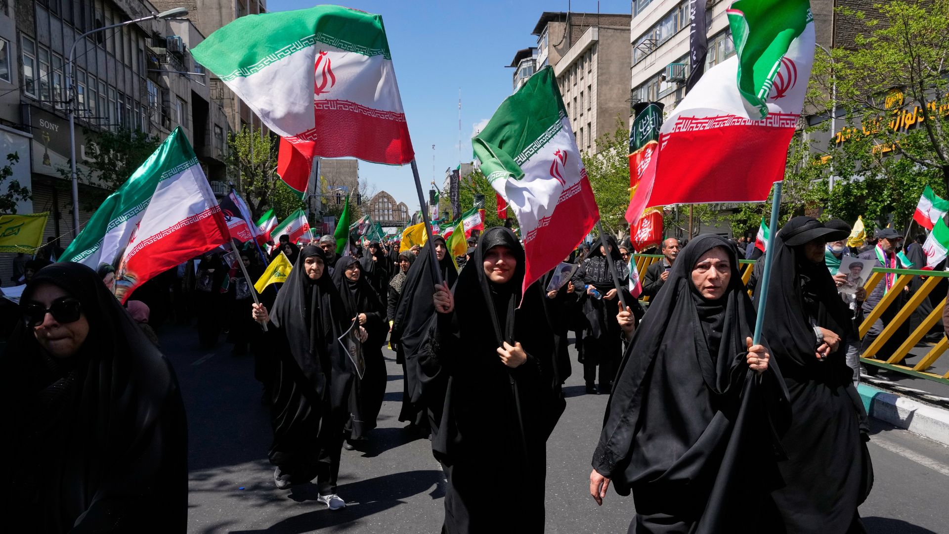 Government supporters gather to mark the 40th day since the death of Supreme Leader Ayatollah Ali Khamenei in Tehran. /Vahid Salemi/AP
