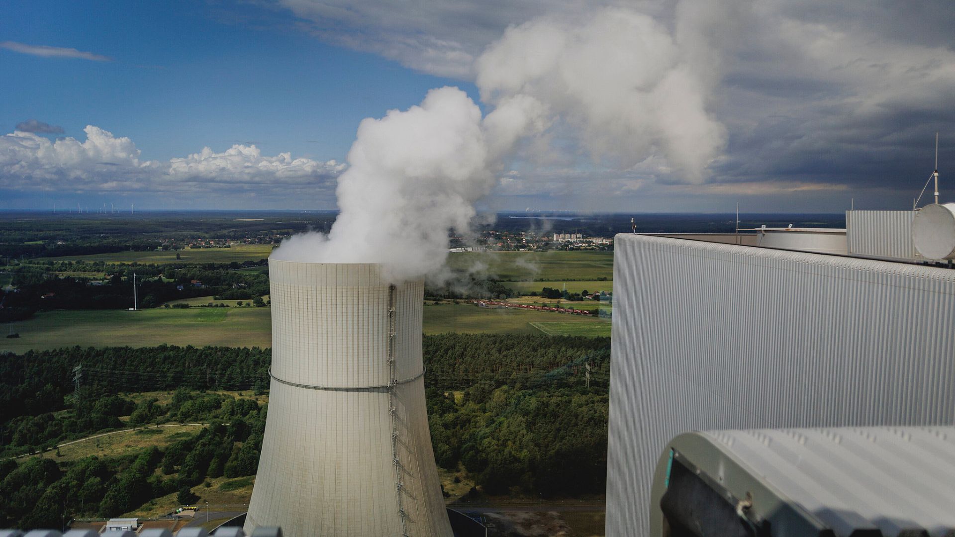 The cooling tower of the Schwarze Pumpe coal-fired power plant, August 2025. /Florian Gaertner/picture-alliance/dpa/AP Images
