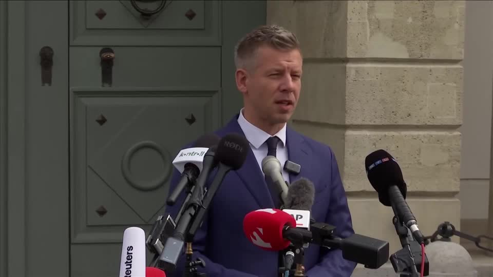 Prime Minister Peter Magyar speaks to the media after meeting President Tamas Sulyok. /Reuters
