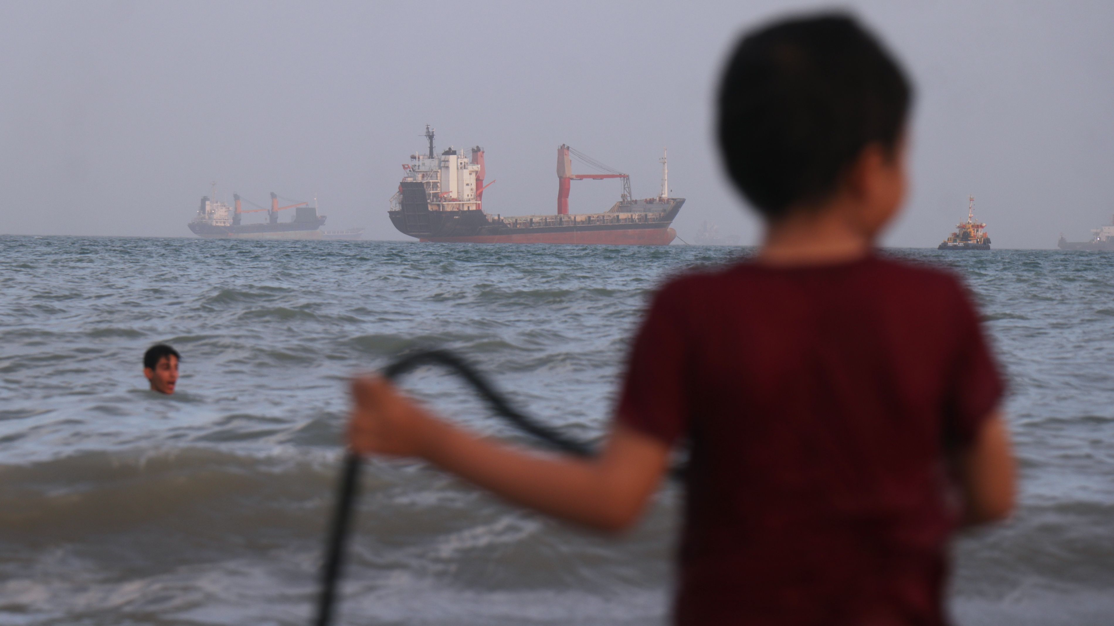 Playtime offshore in the Strait of Hormuz in Iran as the war continues./ Razieh Poudat/ISNA/AP