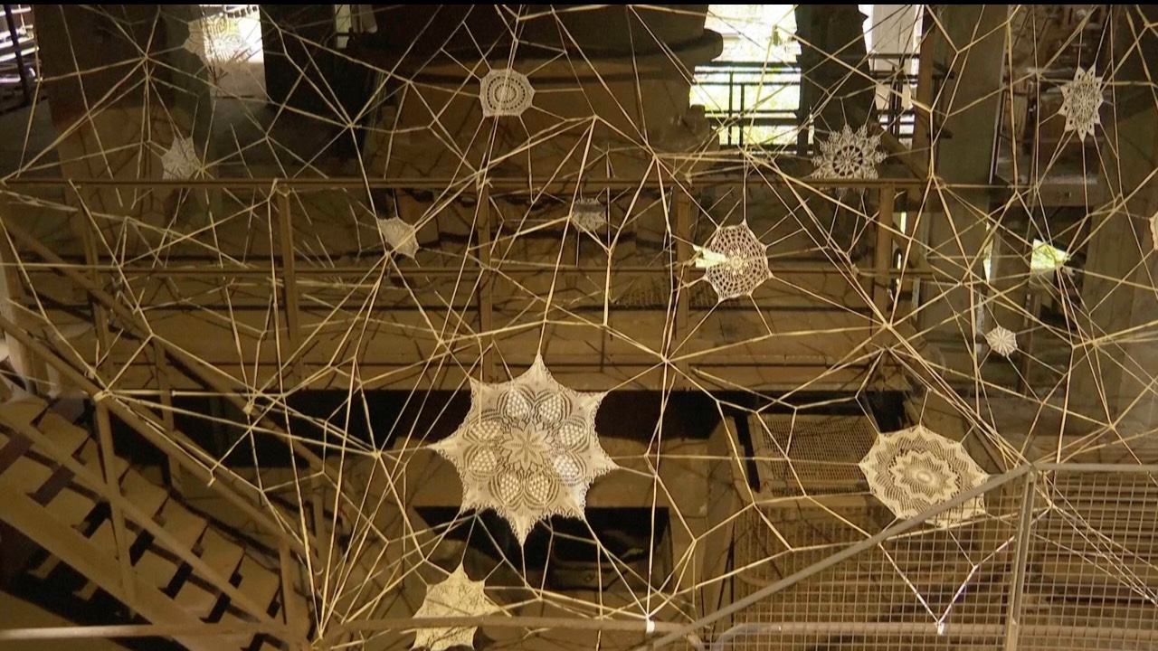 For the artists themselves, working inside the ironworks is an experience that is hard to replicate elsewhere. /AP
