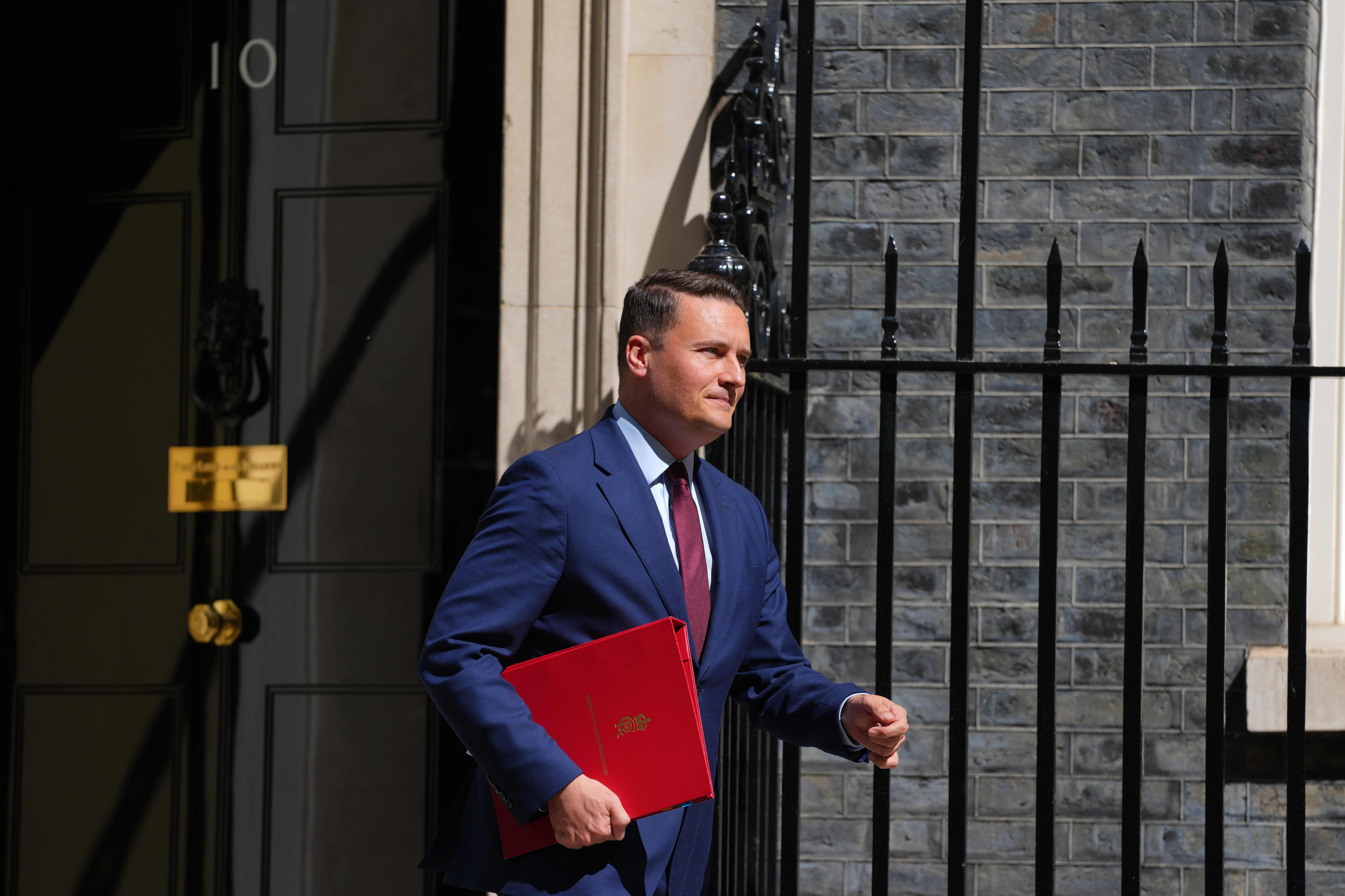 Eyeing up the new home? Streeting leaves Starmer's 10 Downing Street residence after Tuesday's cabinet meeting. /Kirsty Wigglesworth/AP
