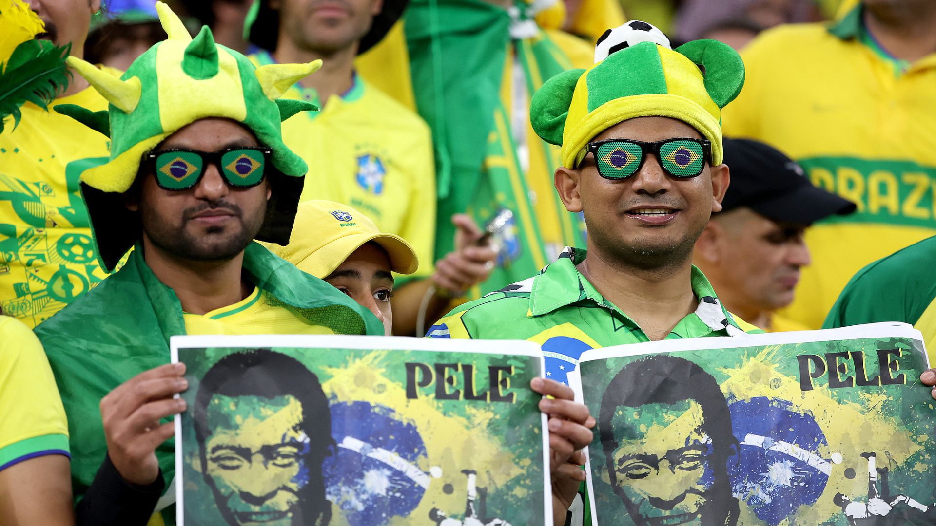 Brazilian football fans at 2022 World Cup. /Goran Stanzl/Pixsell via Newscom/CFP

