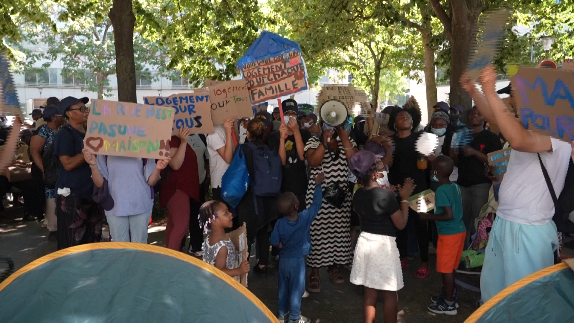 Protesters demanded more spaces in shelters and and emergency housing amid sweltering heat. /Reuters TV