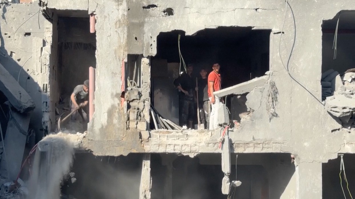 Netanyahu's directive comes as Israel escalates its attacks in Gaza. /Reuters