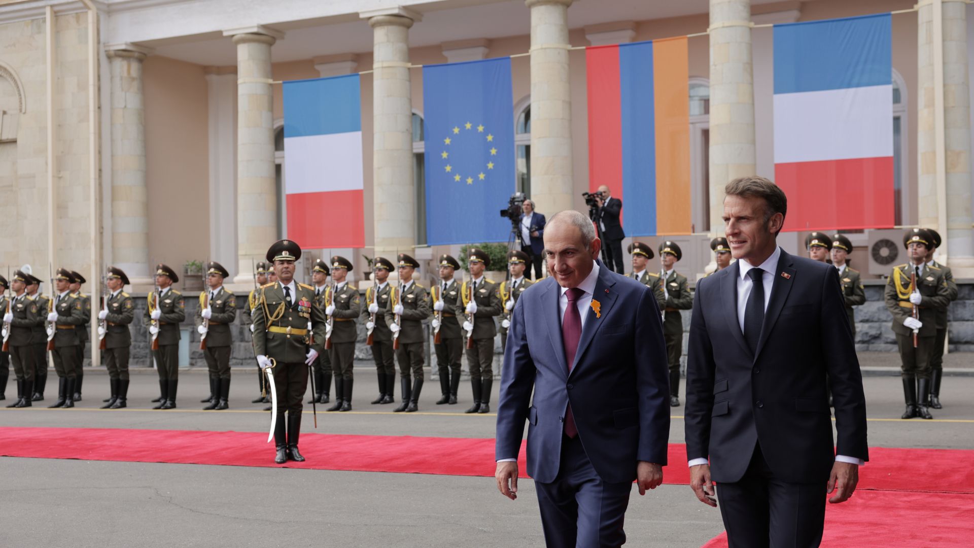 French President Emmanuel Macron and Armenia's Prime Minister Nikol Pashinyan during the EU-Armenia summit at the Presidential Palace in Yerevan, Armenia, May 5, 2026. /Anthony Pizzoferrato/AP Photo