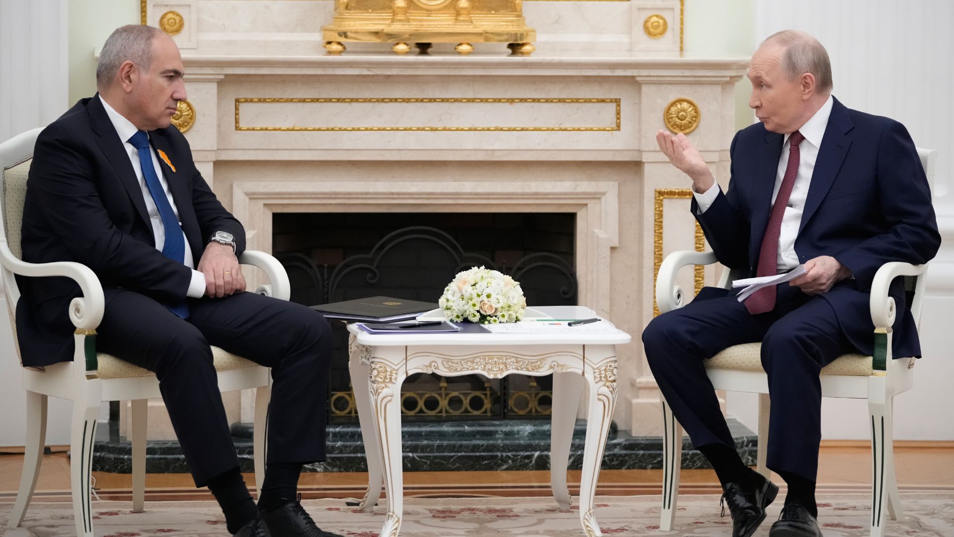 Russian President Vladimir Putin and Armenian Prime Minister Nikol Pashinyan talk during their meeting at the Kremlin on April 1, 2026. /Pavel Bednyakov, Pool/AP Photo

