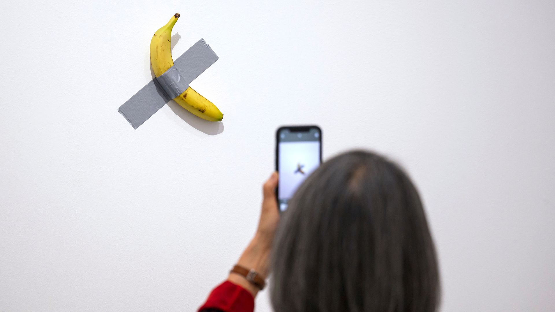'Comedian': You can photograph it, just don't steal it. /Jean-Christophe Verhaegen/AFP