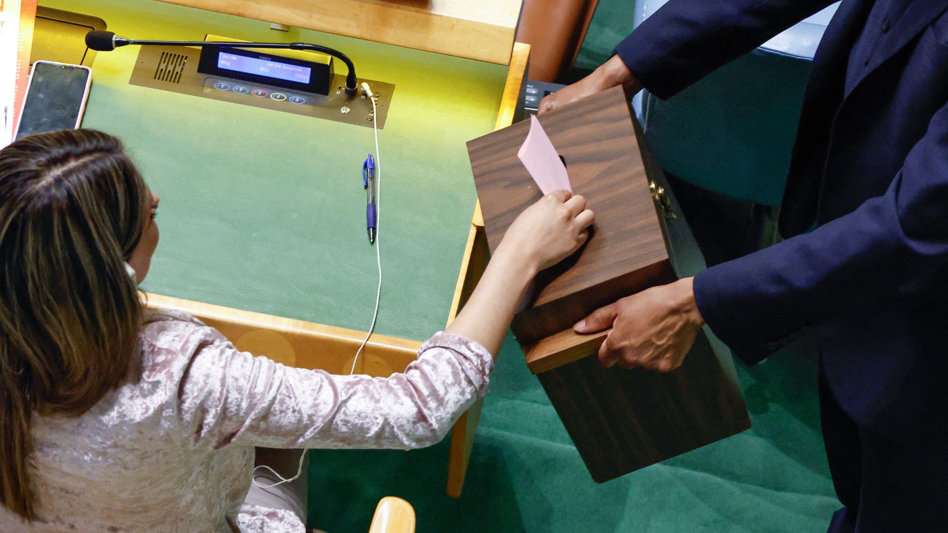 The Bolivian delegation voteds in the UN General Assembly meeting for the election of the non-permanent members of the UN Security Council. /Kena Betancur/AFP