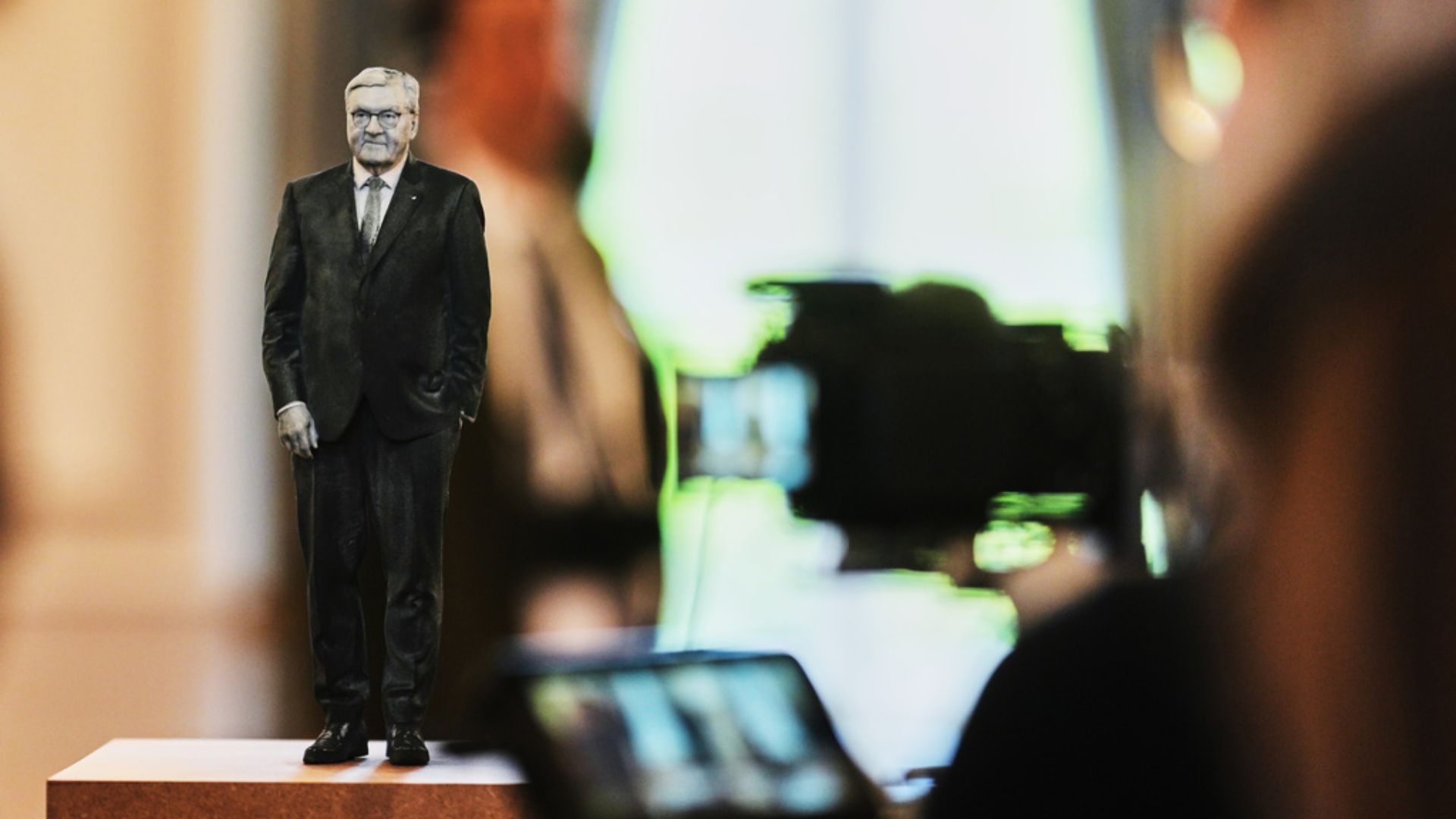The sculpture 'Bundespraesident Frank-Walter Steinmier 1:5'. /Markus Schreiber/AP Photo