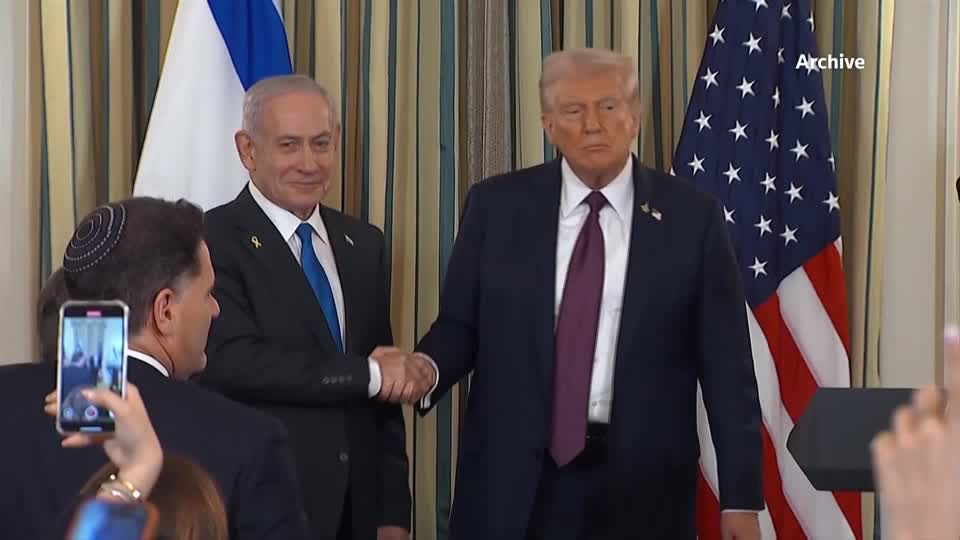 The attack on Iran started by Israeli PM Benjamin Netanyahu (L) and US President Donald Trump (R) does not yet seem to have acheived its objectives. /Reuters
