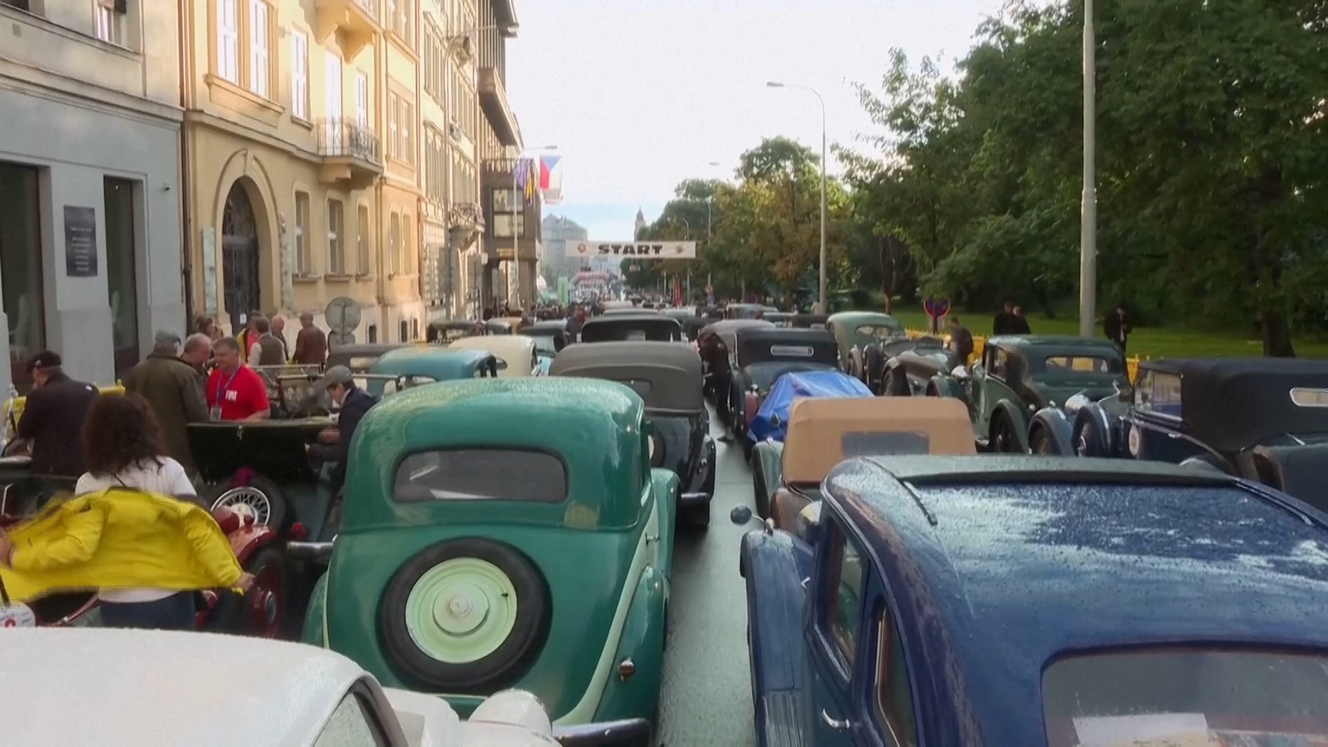 Around 130 vehicles set off from Prague. /AP
