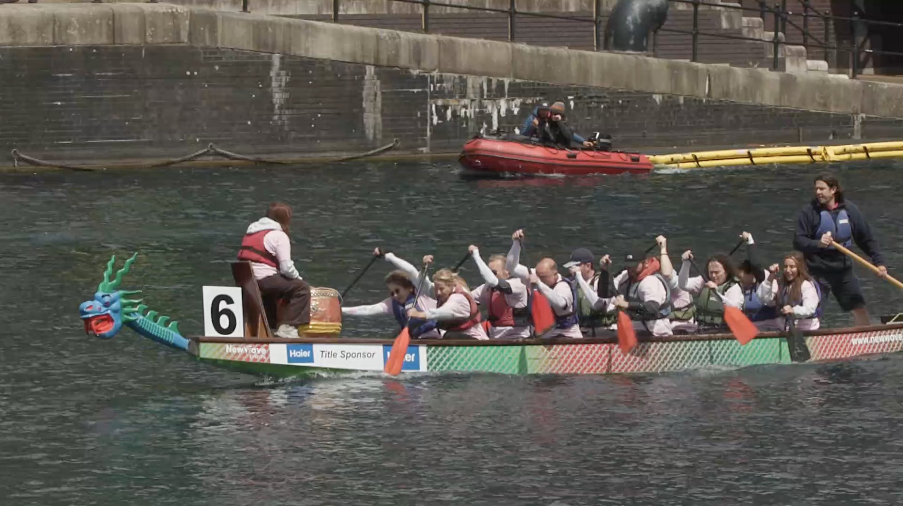 Dragon boat brings Chinese, British enthusiasts together in Manchester