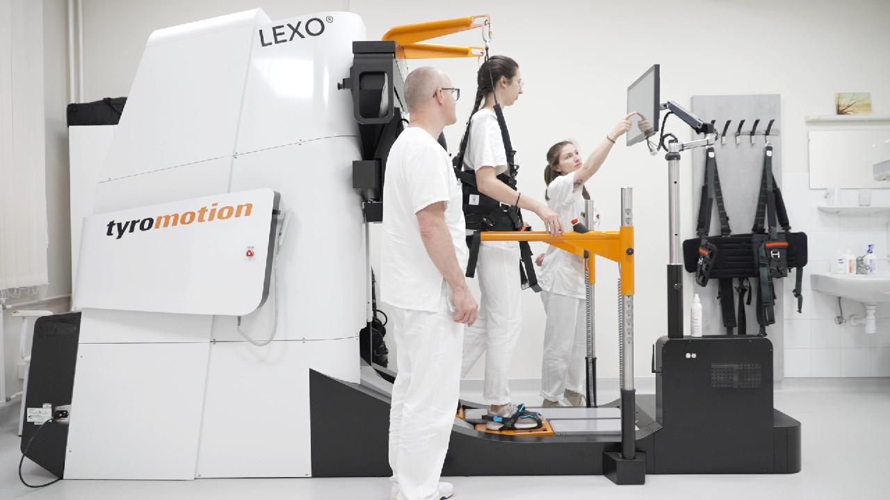The robots helping Hungarian patients walk again