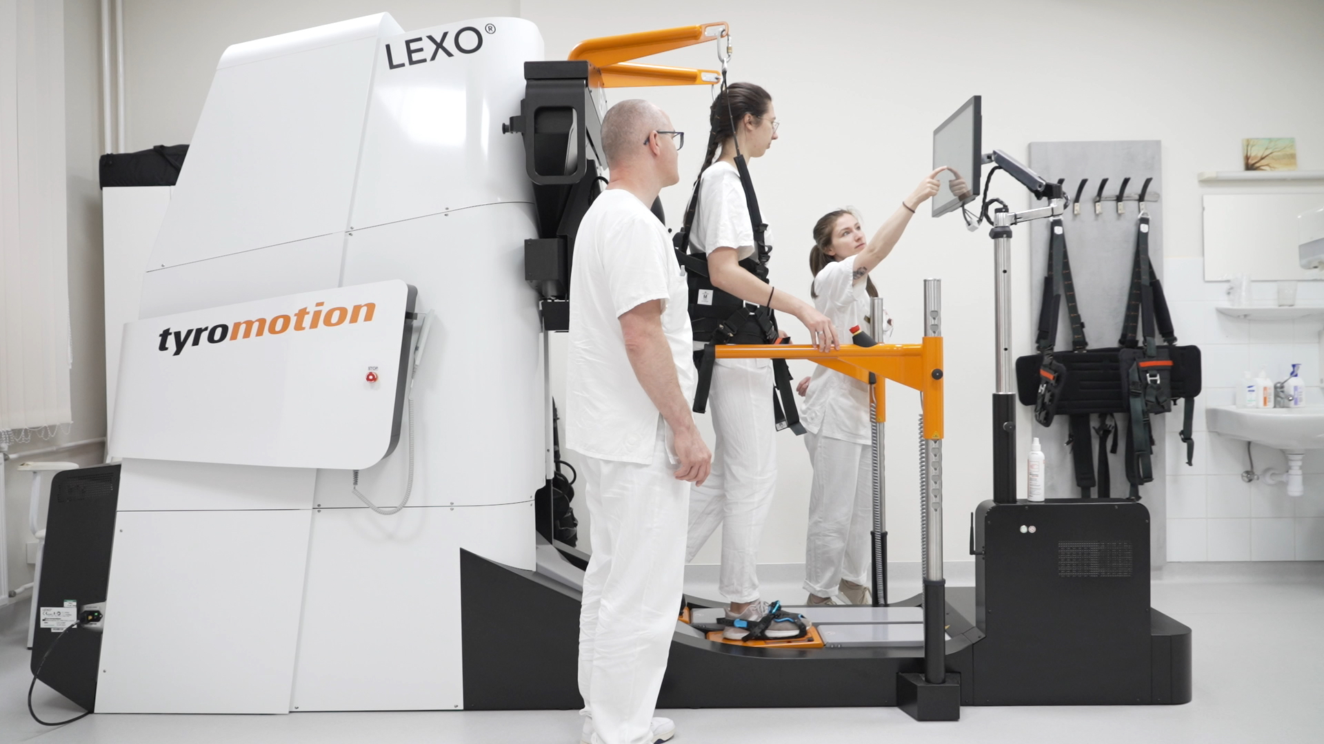 The robots helping Hungarian patients walk again