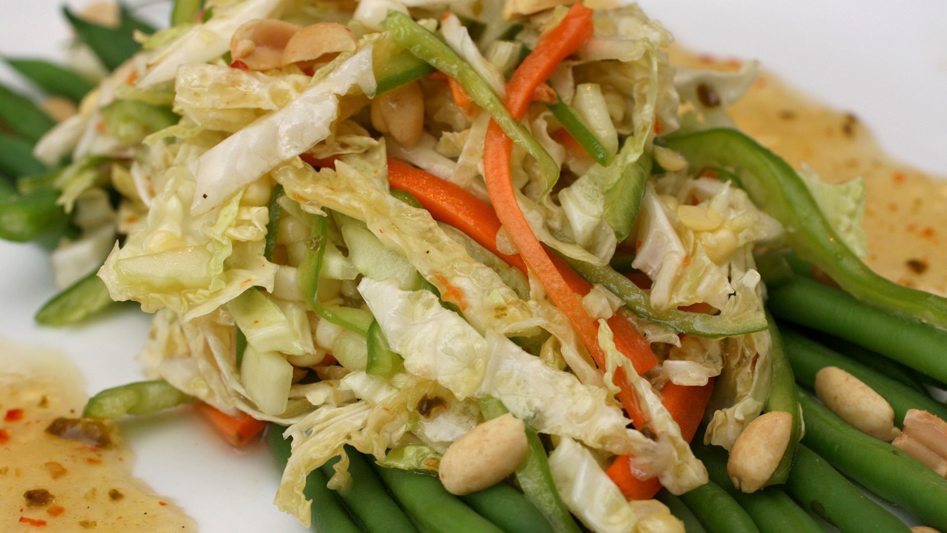 Thai salads, packed with heat and flavour, are not for the faint-hearted. /AP 