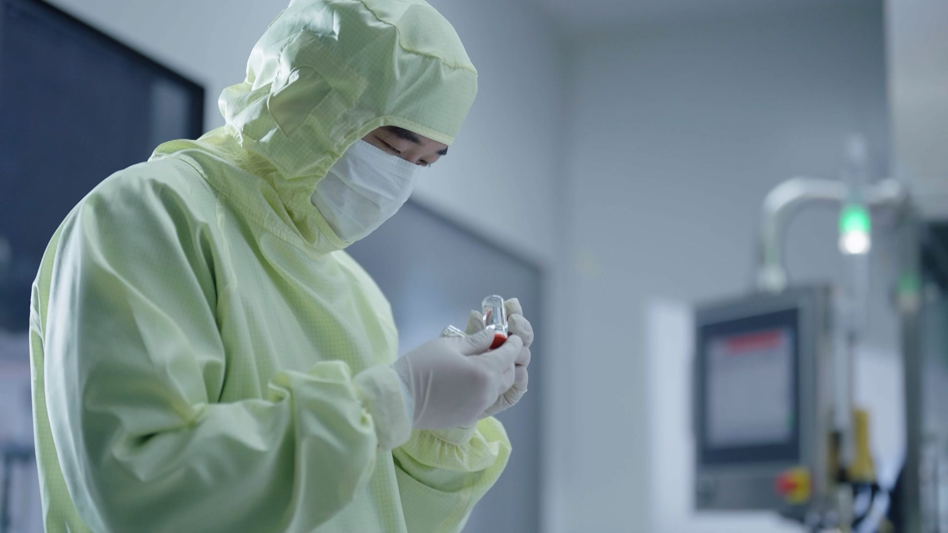 Chinese lung cancer treatment approved for NHS England patients