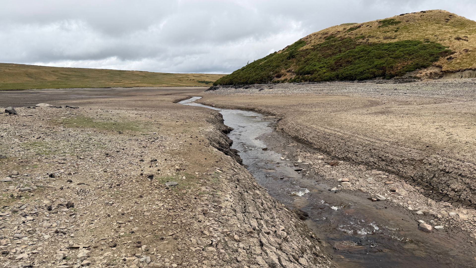 Locals say the Llyn Aled Isaf reservoir is at its lowest in living memory. /Iolo ap Dafydd/CGTN