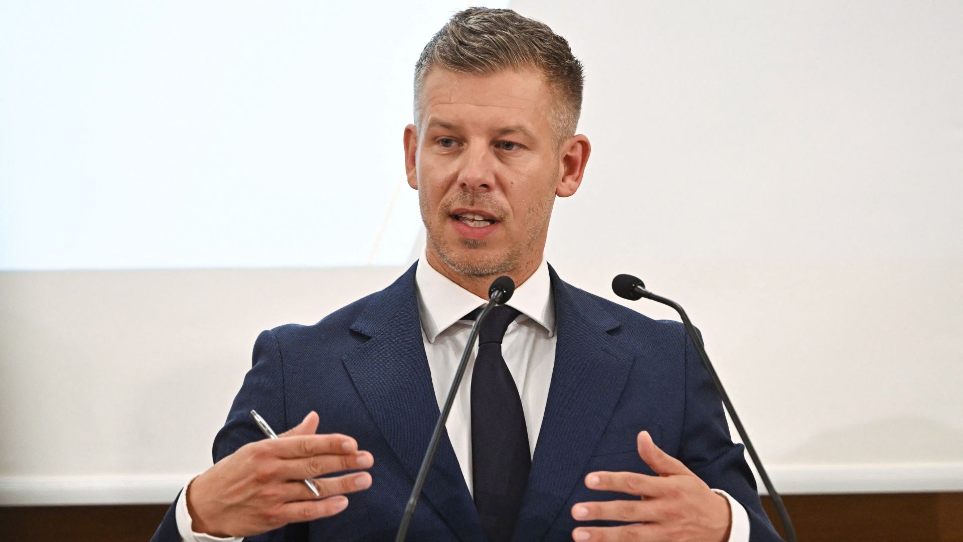 Prime Minister Péter Magyar has warned Hungary could face rotating power cuts if the situation deteriorates further. /Attila Kisbenedek/AFP