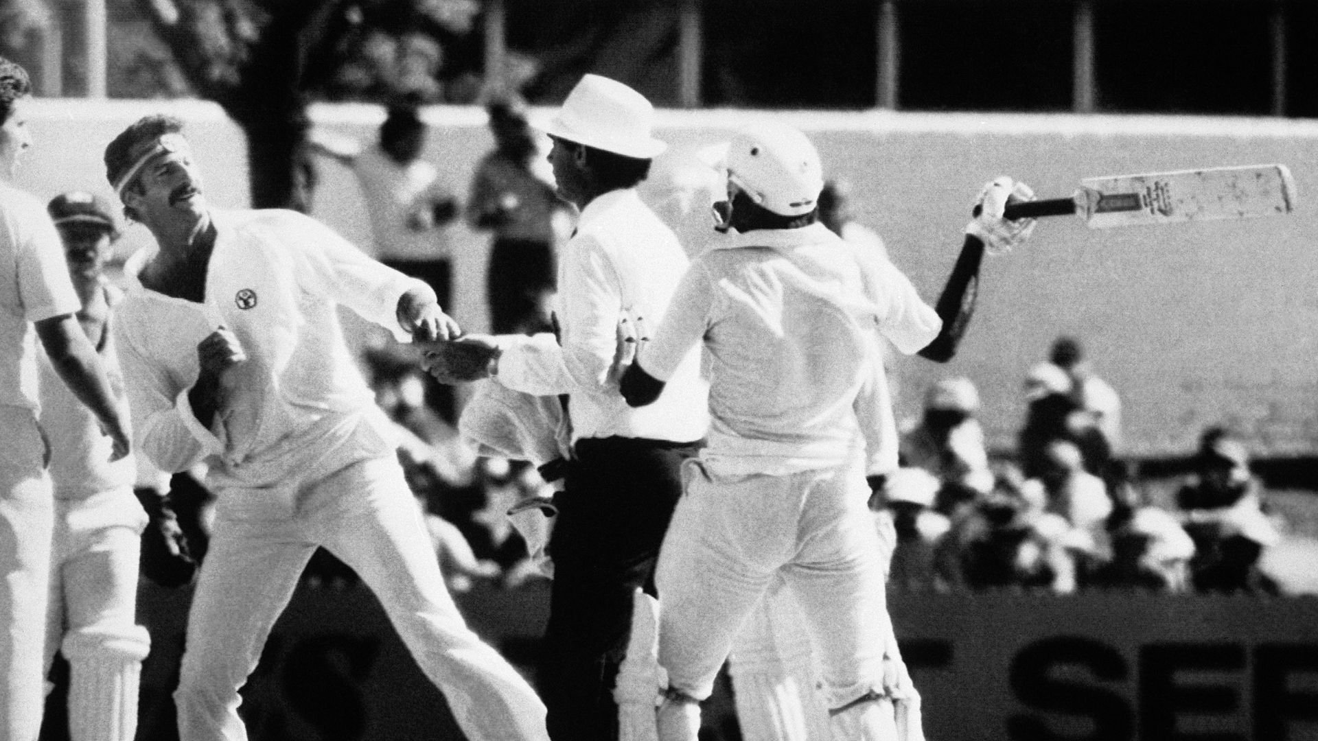 Australian cricketer Dennis Lillee, left, disagreeing with Pakistan batsman Javed Miandad in 1981, was no stranger to controversy. /AP