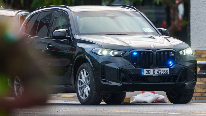 On August 9, 2026, local time, an Irish police convoy departed from Kesment Airport in Boldennell, County Dublin, Ireland , following the extradition of alleged crime boss Daniel Keenahan from the United Arab Emirates. /CFP