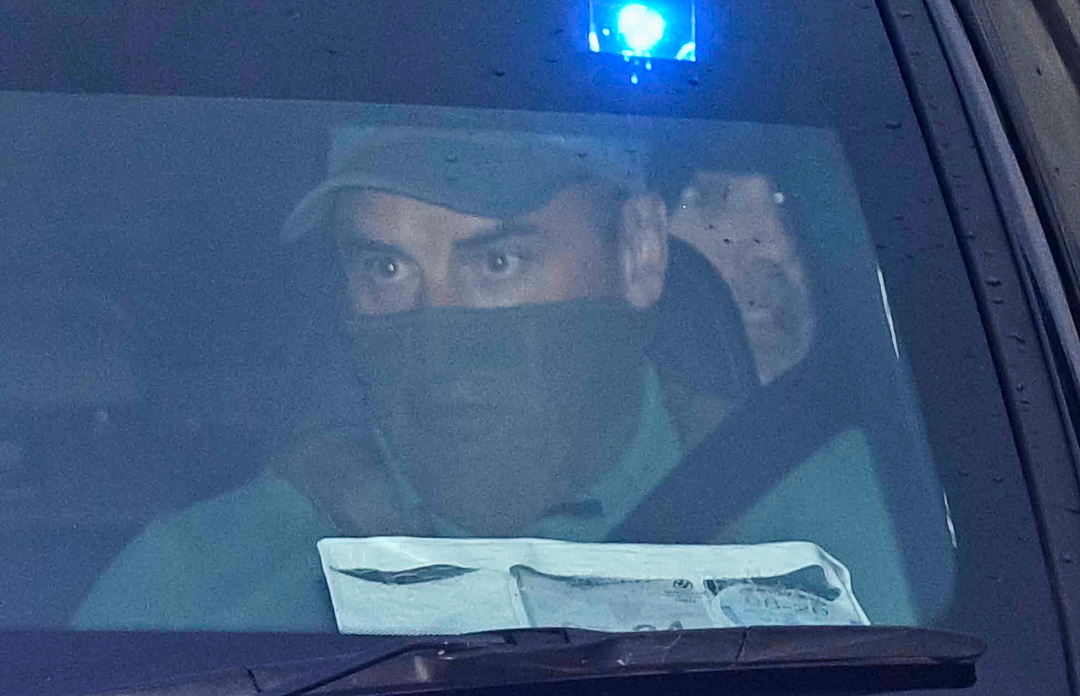 On August 9, 2026, in Dublin, Ireland, Daniel Kinahan (back right) leaves the Criminal Courts of Justice, where he was remanded in custody after being extradited from Dubai on charges of leading an organized crime group. /CFP 