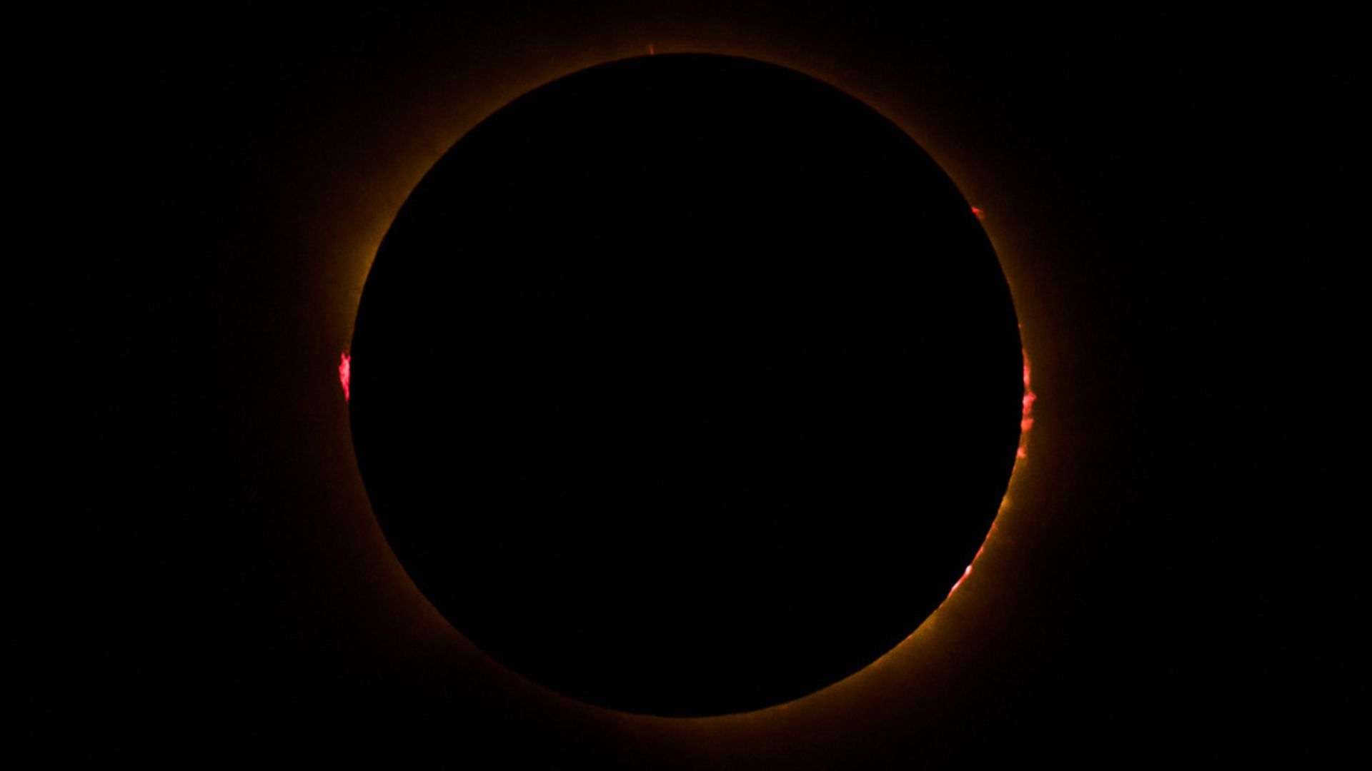 A total solar eclipse, as seen from Berlanga de Duero in central Spain. /Bernat Armangue/AP Photo