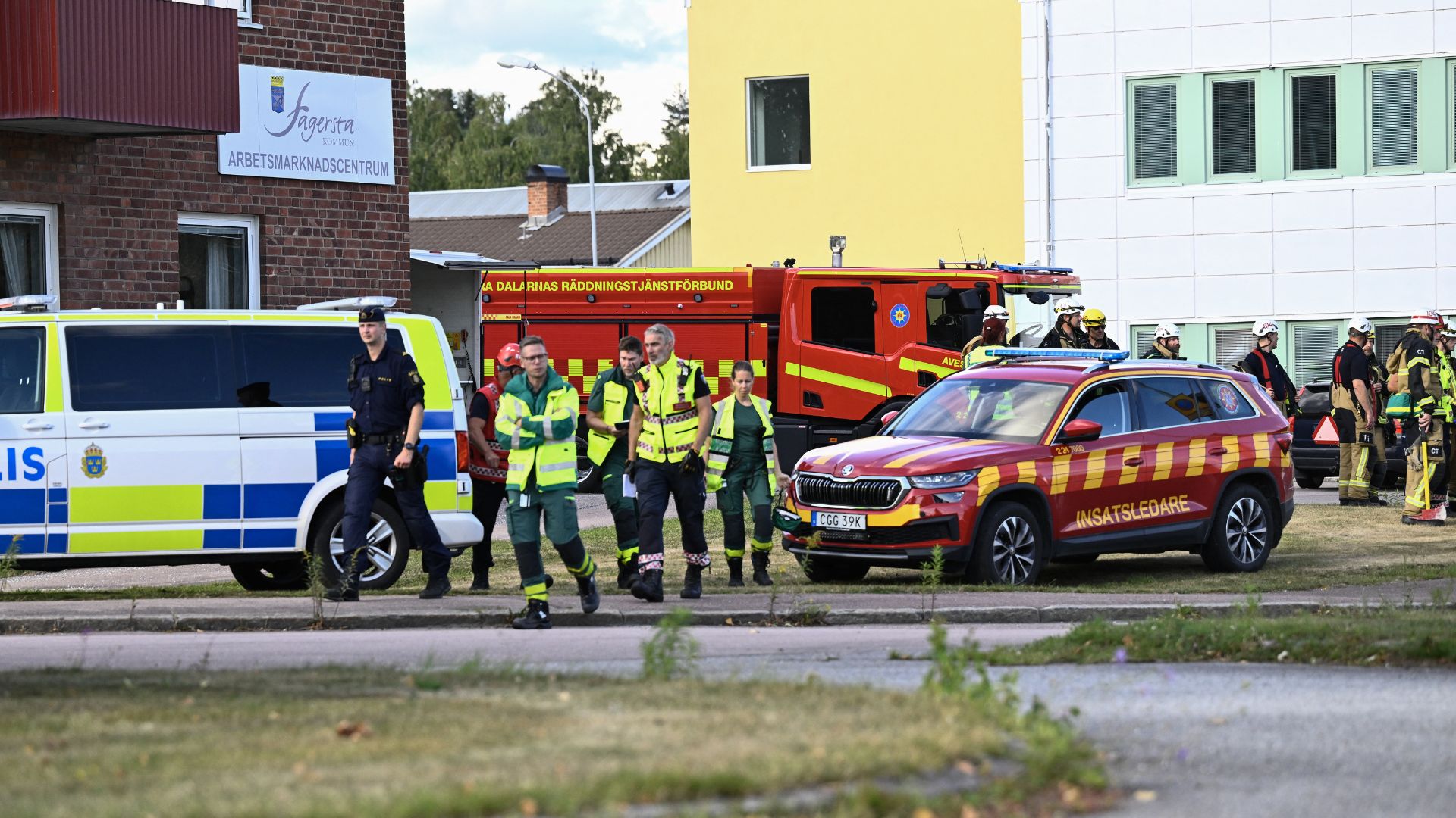 Police and emergency services work at the high school in Fagersta, central Sweden. /Fredrik Sandberg/TT News Agency/AFP  