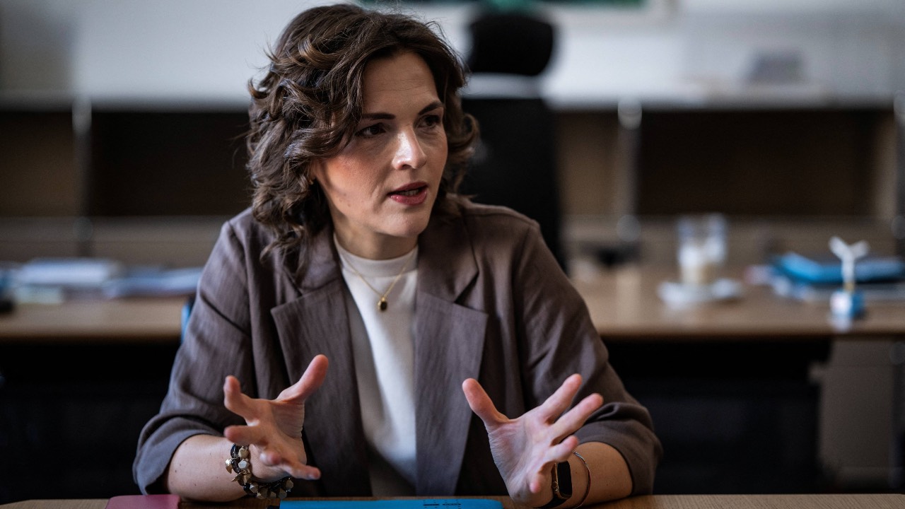 Minister of State and Federal Government Commissioner for Eastern Germany at the Federal Ministry of Finance Elisabeth Kaiser in her office in Berlin. /John MacDougall/AFP