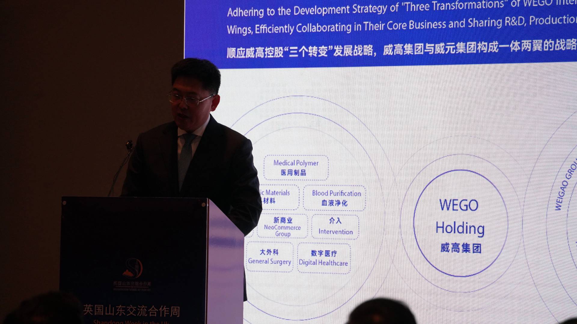 Zhang Yong, General Manager of Wego Overseas Group, is introducing products. /CGTN Europe