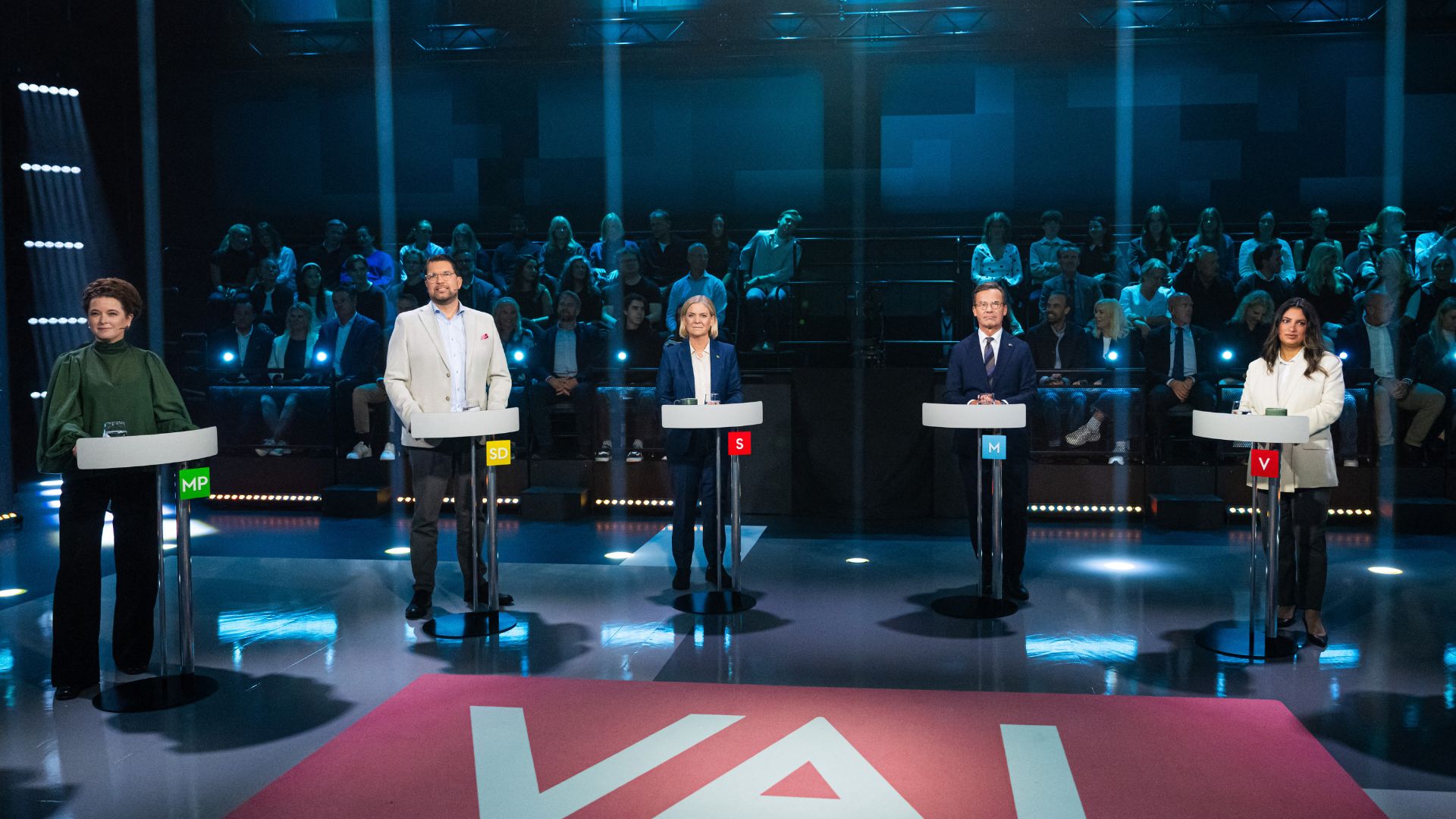An election debate between (L to R) the Greens' Amanda Lind, Sweden Democrats leader Jimmie Akesson, Social Democratic Party leader Magdalena Andersson, Moderates leader (and current PM) Ulf Kristersson and Left Party leader Nooshi Dadgostar. /Jonathan Nackstrand/AFP