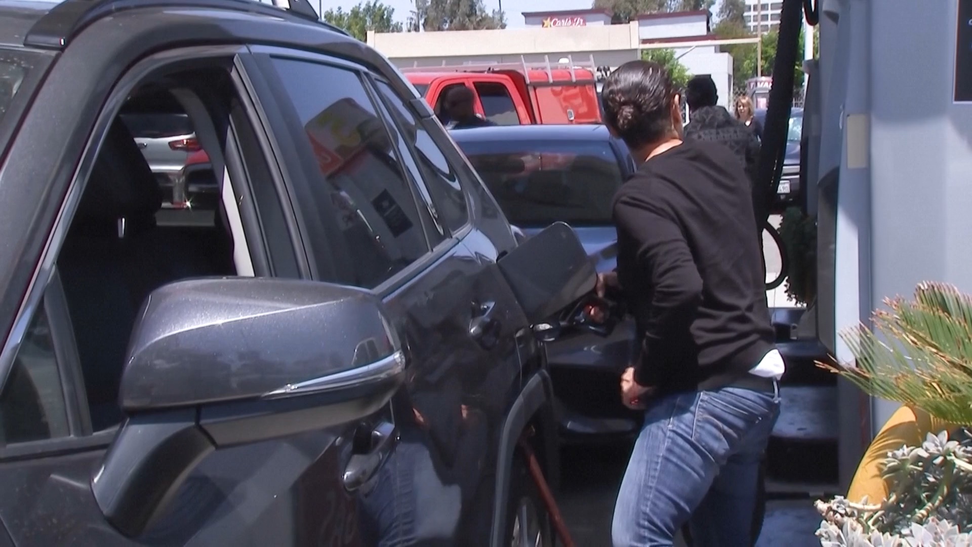 High gas prices affect US drivers, while high diesel prices affect US consumers. /Reuters