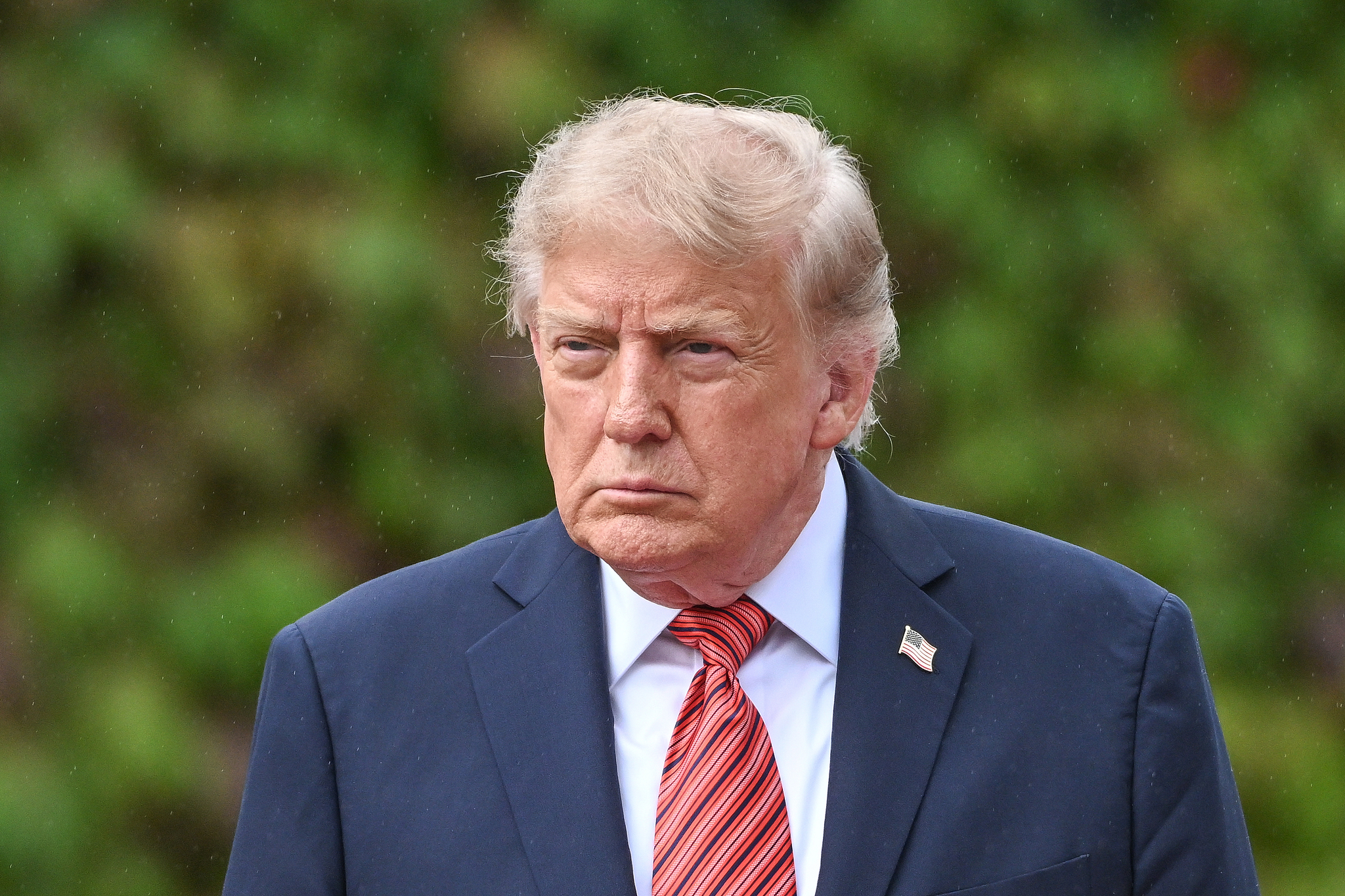 US President Donald Trump pauses to answer questions from reporters in Ireland, September 12 2026. /CFP 
