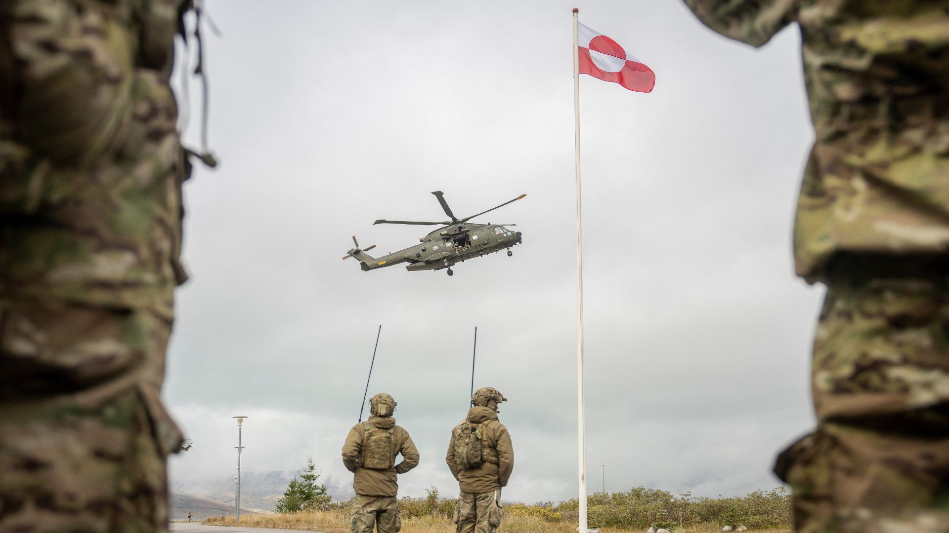 Denmark has a considerable military presence across Greenland, with several bases and stations monitoring land, sea and air. /AP. 
