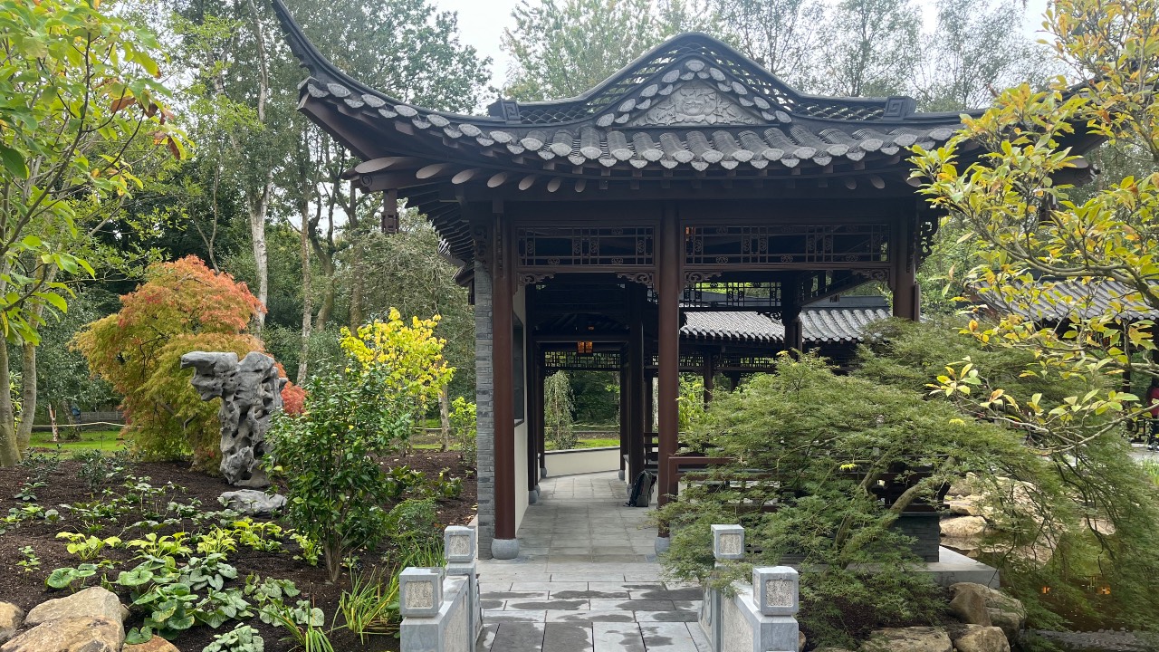 The garden has been designed by Chinese landscape architects specializing in classical garden design and constructed by specialist craftspeople from China using traditional techniques rarely seen outside the country. /CCTV