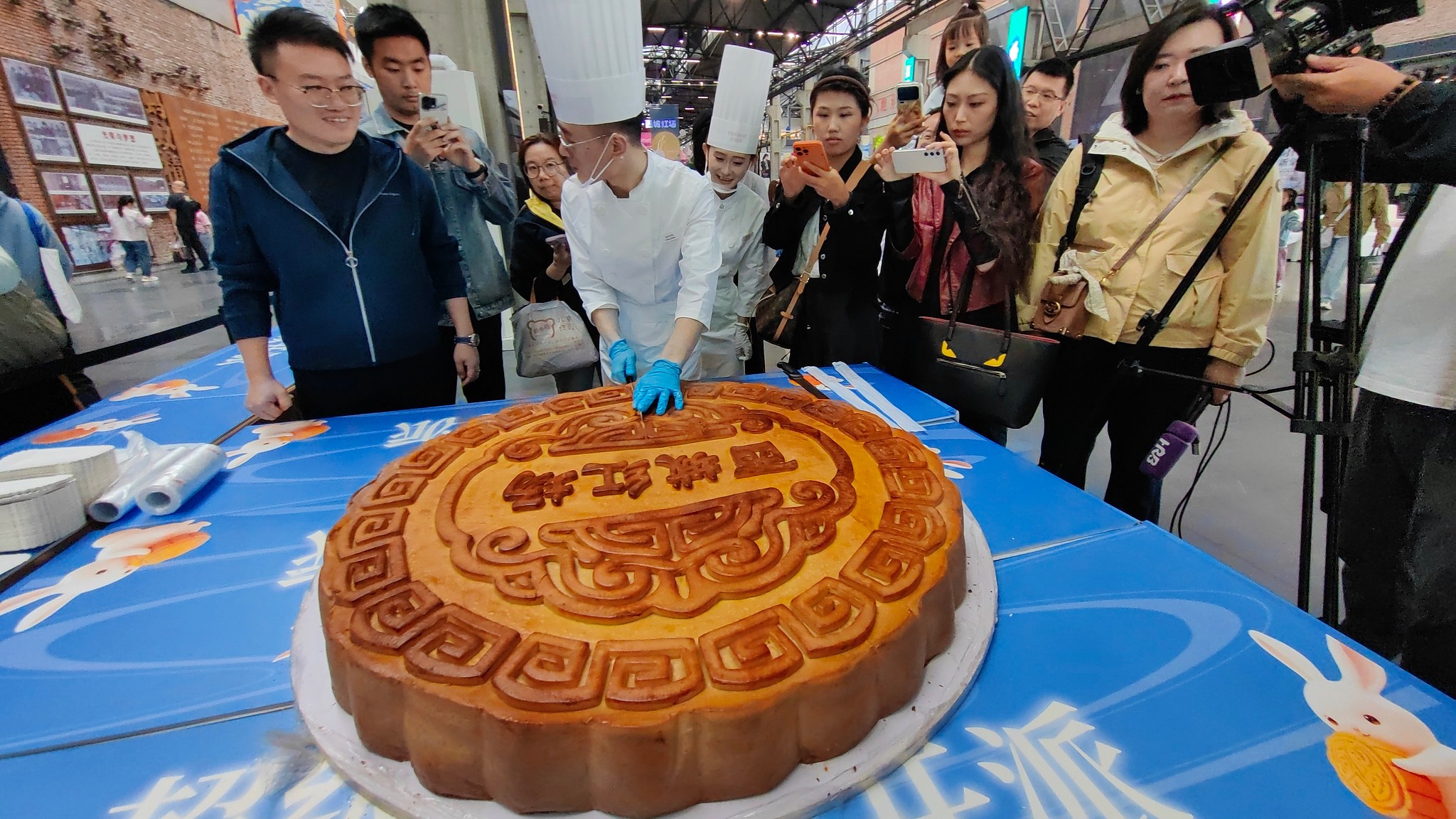 Mooncakes are a symbol, a ritual and a connection to a tradition that stretches back more than 3,000 years. /CFP