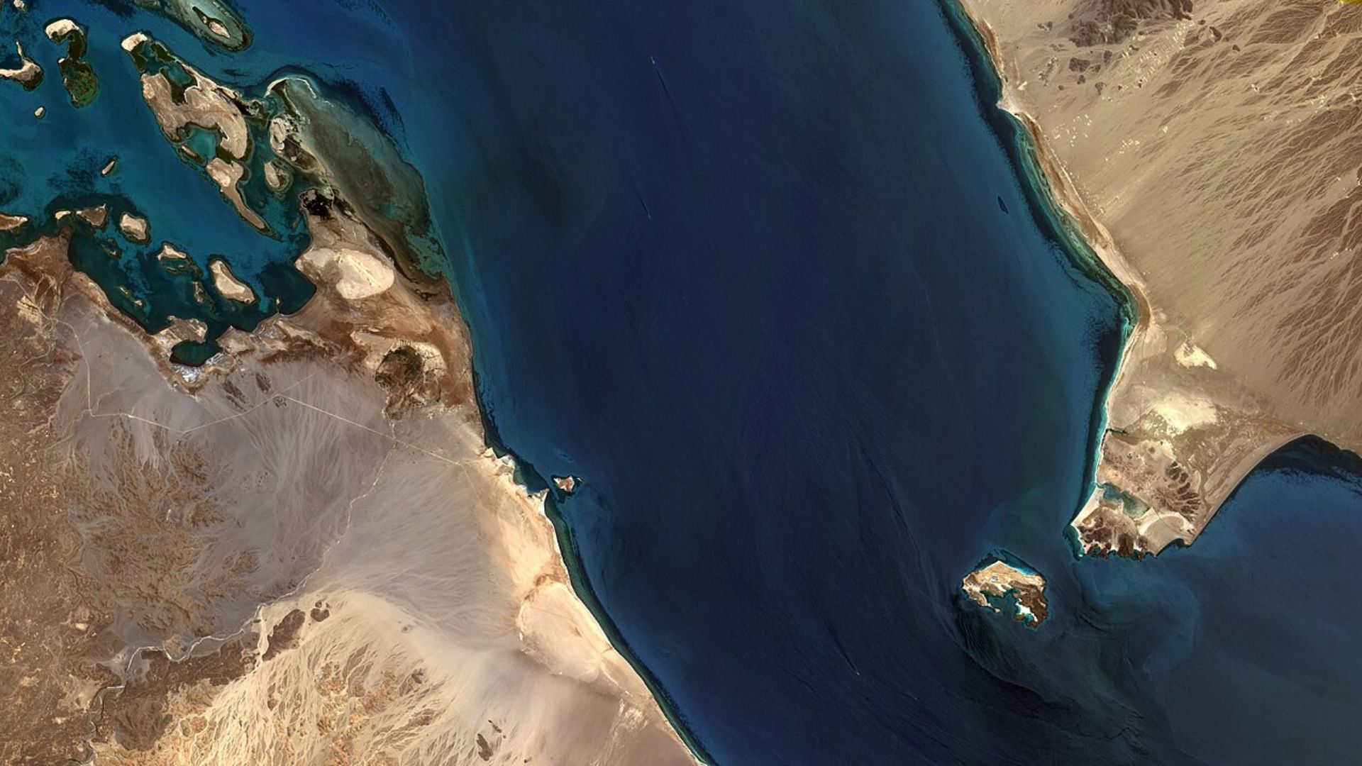 The Bab el-Mandeb Strait, a key shipping waterway and the gateway to the Red Sea. /Coordenação-Geral de Observação da Terra. /INPE