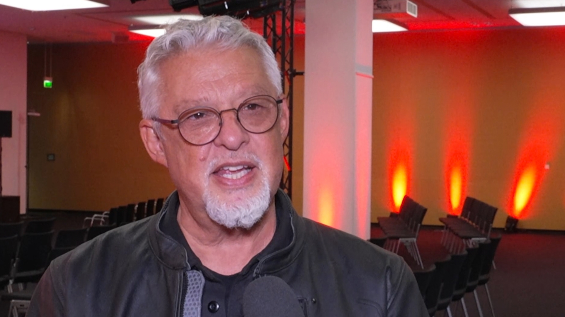 Shimmr's Nadim Sadek sees AI as useful for helping with ideas but prefers the 'DNA print' of a human author. /CGTN