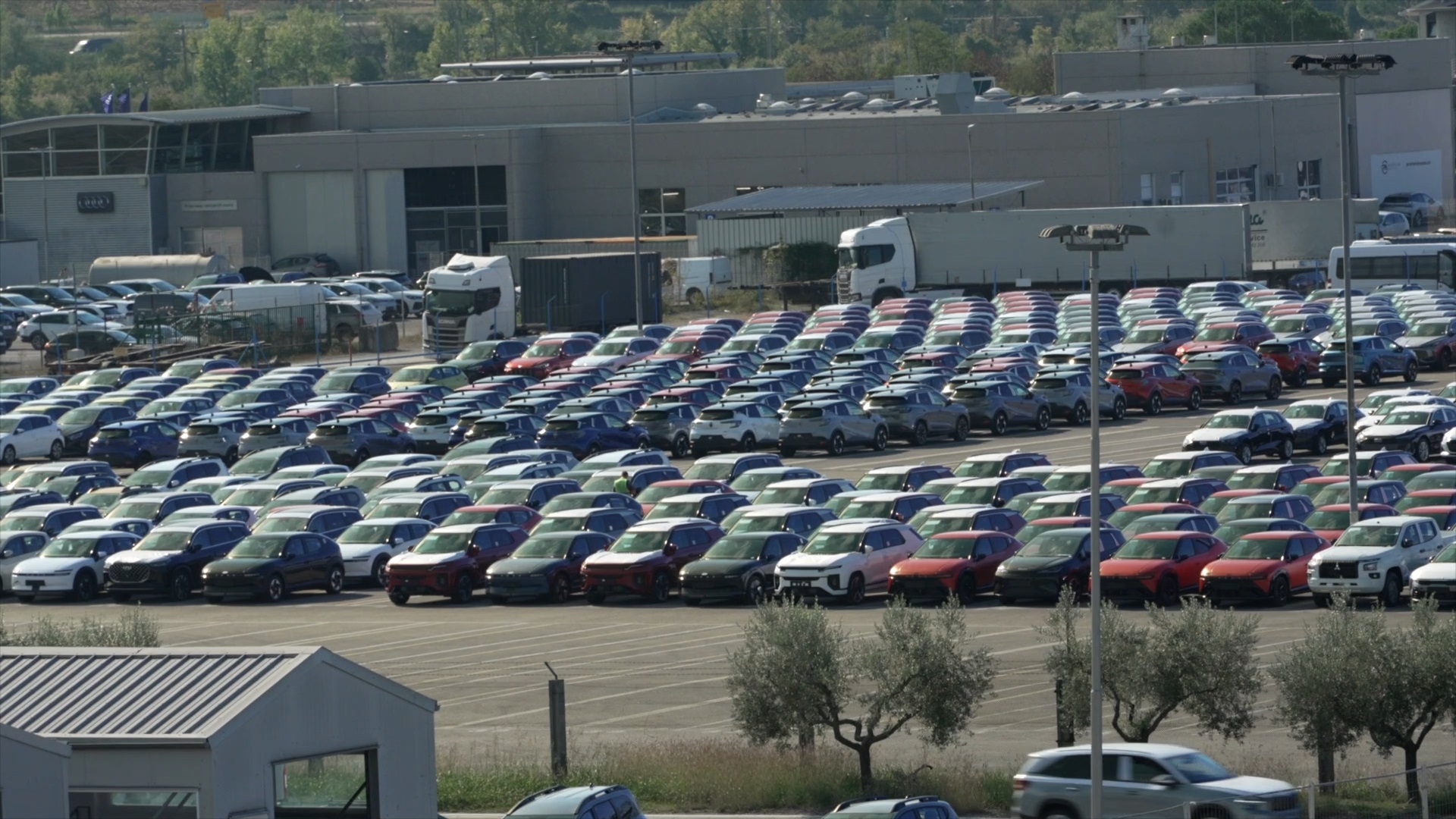 Incoming vehicles have been part of the rising trade at Koper. /CGTN