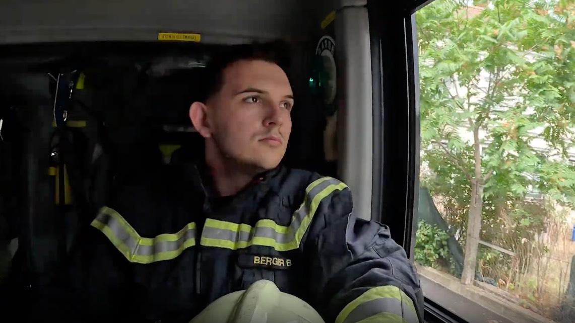 Benjamin Berger, 18, is a volunteer firefighter like his father Richard Berger. /CGTN