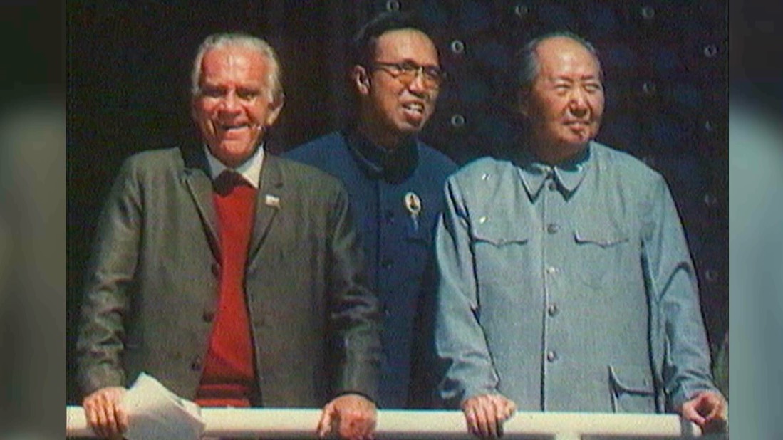 Edgar Snow (left), with  Mao Zedong (right) in 1970, opened the eyes of the West to what was happening in China in the 1930s. /CGTN