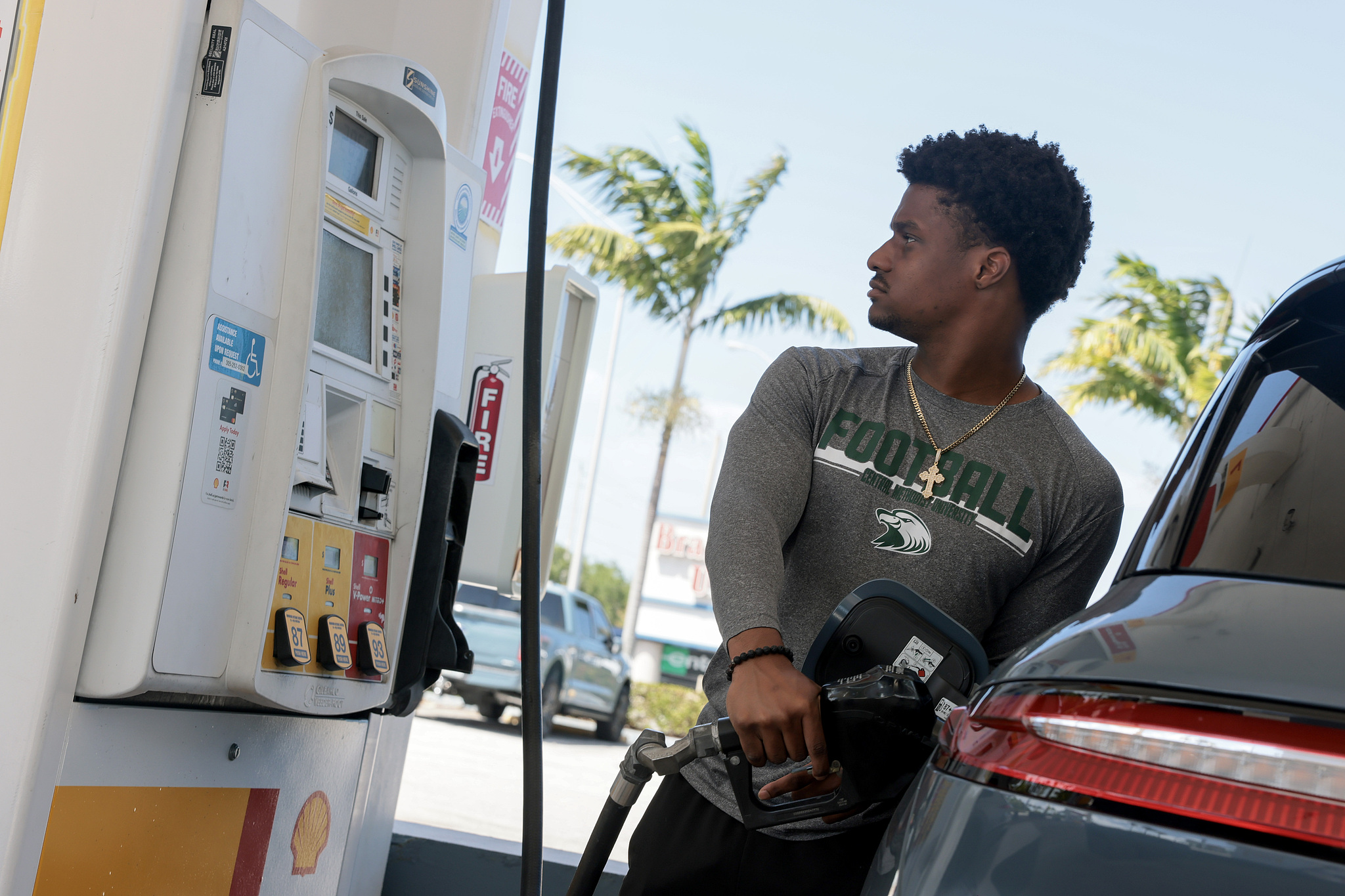 Fuel prices in the US are nearly 50% higher than they were before the Iran war began. /CFP
